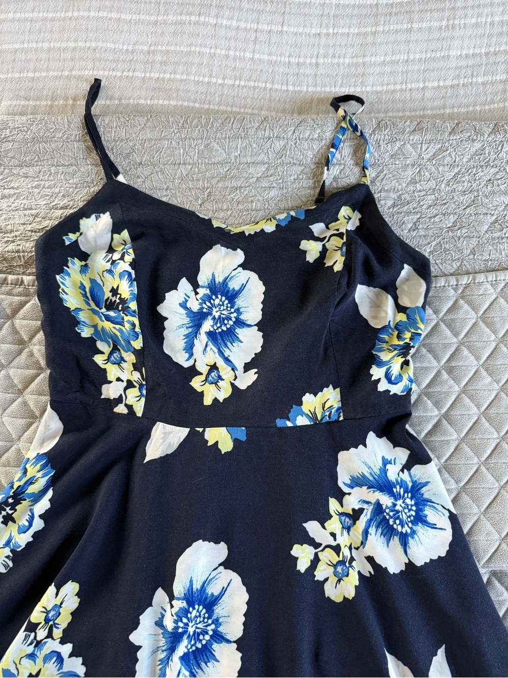 Old Navy Floral Spaghetti-Strap Sundress - Picture 4 of 10